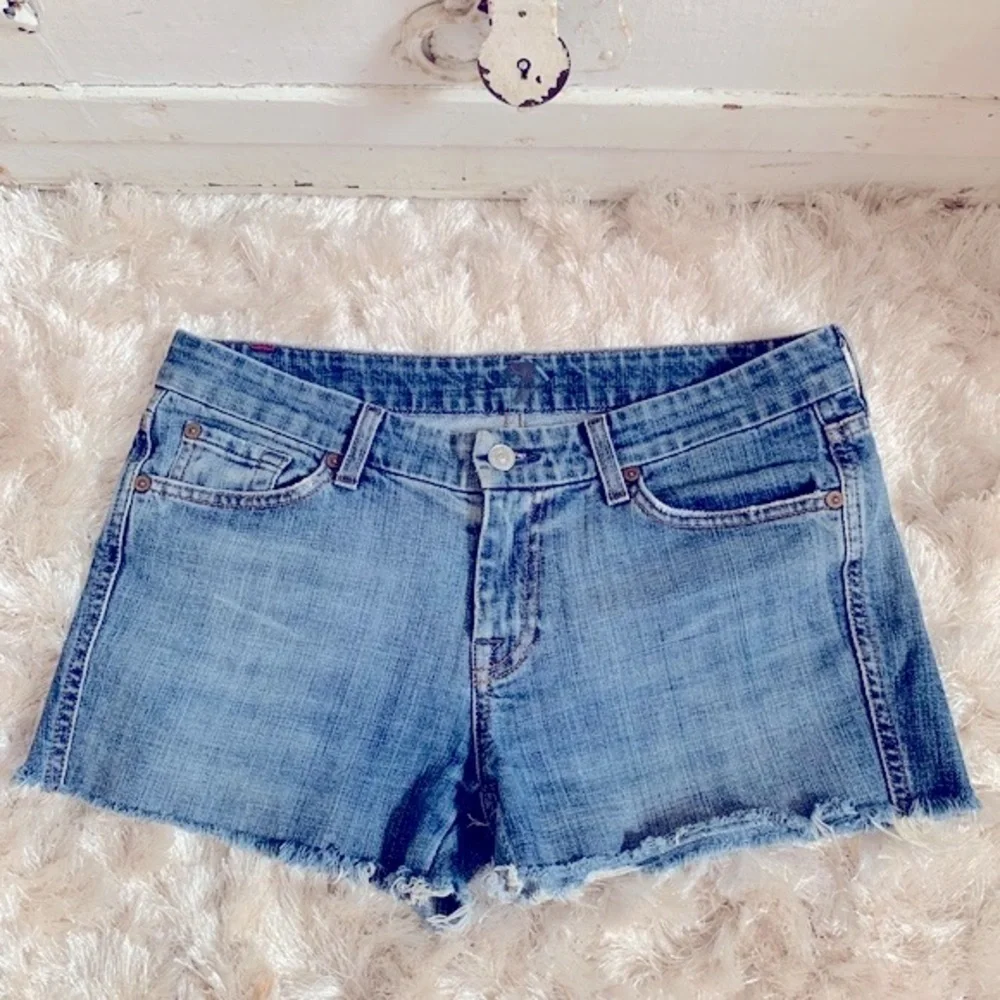 7 for all Mankind A pocket Embellished Denim Jean Shorts Women’s size 29 - Picture 2 of 7